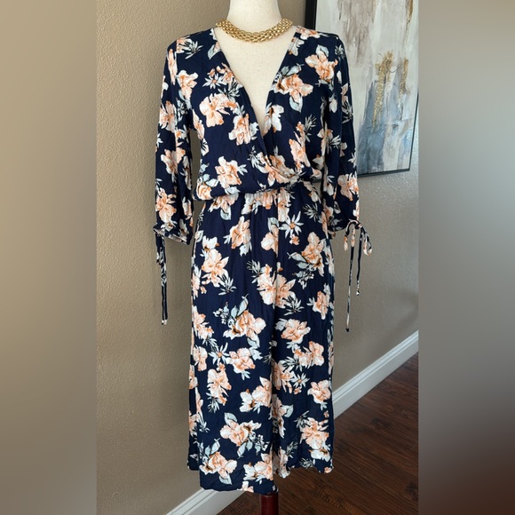 Navy floral print wide leg culotte jumpsuit - Picture 3 of 7